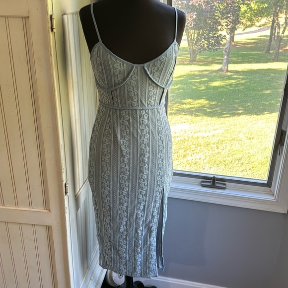 NWT Nasty Gal Lace Panel Split Mini - Picture 1 of 15